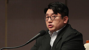 박진영 “난 서민” 했던 이유 알겠네…방시혁 주식 가치 3조 재돌파