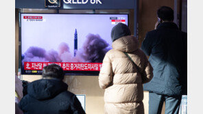 백악관 “한·일 방위 확고한 약속 재확인…3국 안보실장 통화”