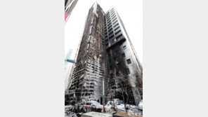 대피못한 객실 레이저 쏴 지목, 마스터키로 방 돌며 74명 구해 