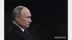 푸틴, 러 중선관위에 대선 후보 등록…서류 제출