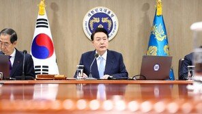 尹 ‘韓, OECD 경제 2위’ 기사 언급하며 “노력의 결과”