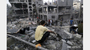 가자 유엔시설 피난민 중 총 300명 사망…140만명이 피난해