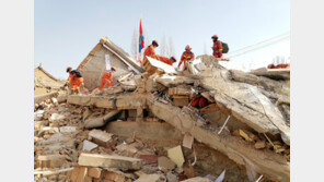 中 간쑤성 한밤 규모 6.2 강진 덮쳐… 최소 118명 숨져