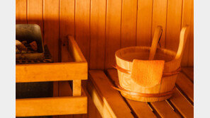 수안보 온천 女사우나에 男 2명 불쑥…놀란 여성 약물치료