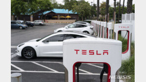 美 전기차 충전 규격, 테슬라 방식 통일…현대차도 내년부터 적용