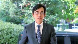 ‘한동훈 명예훼손’ 유시민 항소심 선고…1심 땐 벌금형