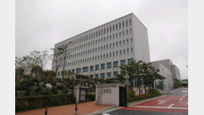 새벽 터미널에서 시외버스 훔쳐 아침까지 시내 달렸다