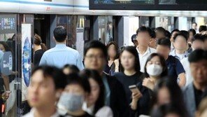 한국인 출퇴근에 1시간 12분…수도권 근로자는 1시간 23분 쓴다