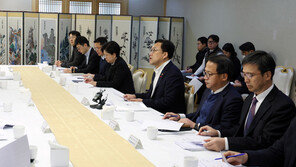 기재차관 “내년 3200억 규모 식품원료 관세인하…2418억 상당 농축수산물 할인지원”