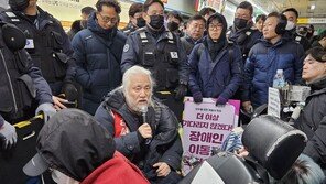 전장연 “내년 1월2일 출근길 지하철 탑승시위 재개”