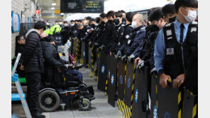 전장연, 출근길 지하철 시위 1월2일부터 재개…“예산 증액안 반영 안돼”
