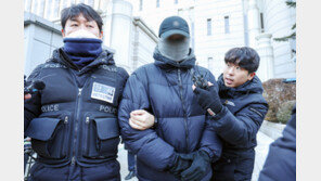 ‘경복궁 낙서 테러’ 10대 구속영장 기각…20대 모방범 구속 