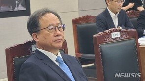 전교조 해직교사 4명 특채 지시…김석준 전 부산교육감 불구속 기소