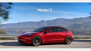 “달리다 멈출 수 있어”…‘뒷유리 와장창’ 테슬라, 이번엔 ‘모델3’ 1만대 리콜