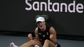 테니스 세계 1위 시비옹테크… 지난해 여자선수 최고 수입