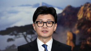 내일 취임 한동훈, 첫 시험대는 ‘이준석 탈당’ 