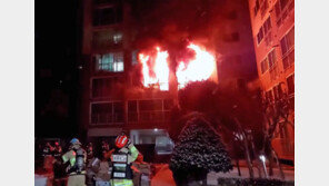 성탄절 아파트 화재…“꽝 소리 나” “연기로 앞 안 보여”