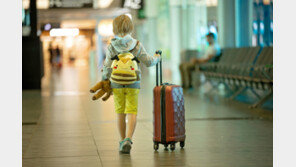 ‘나홀로’ 엉뚱한 비행기에…美 6세 남아 ‘크리스마스 악몽’