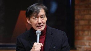 “자녀 입시 조작, 당시엔 관례”…탄원서 돌린 조국 지지자들