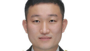 얼음더미 깔린 아이 맨몸으로 빼냈다…눈썰매장 나타난 슈퍼맨 소방관