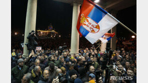 세르비아 야권, ‘부정선거 논란’ 총선 재선거 거부…“불의 시정 못해”