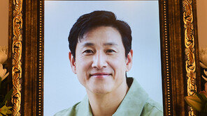 배우 이선균 사망… 고인 협박한 20대女, 구속심사 안받고 도주하다 체포