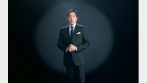 정용진 “사소한 격차가 경쟁력 높여…2024년 수익성 중심 결정”[신년사]