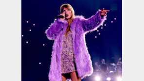 6만 명 몰린 스위프트 콘서트서 숨진 20대 팬, ‘열사병’으로 확인 