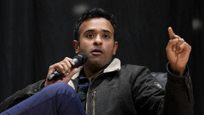 라마스와미 美공화당 후보, TV 광고 중단…중도 사퇴하나