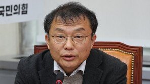 ‘노인 폄하’ 논란 민경우 사퇴…비대위 시작부터 삐걱