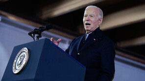 대선 레이스 시작부터 ‘낙태권’ 강수 두는 바이든