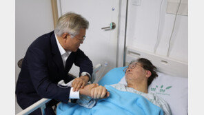 이재명, 문재인 전 대통령 예방…당 분열 위기서 해법 얻을까