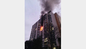 군포 아파트 9층서 불 나 50대男 사망…아내와 주민 13명 부상