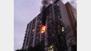 군포 아파트 9층서 화재 발생… 1명 사망