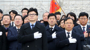 한동훈, 대전현충원 참배…“동료 시민들과 함께 미래 만들겠다”
