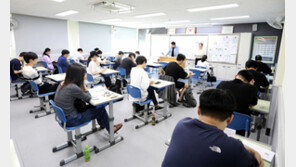 공무원 9급 초봉, 3000만원 넘는다…軍병장 월급 125만원