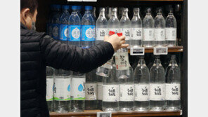 오늘부터 편의점 ‘참이슬’ 1900원…식당·주점 인하는 ‘미지수’