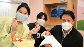 ‘갑진년 첫둥이’ 만난 오세훈 “다양한 ‘탄생 응원’ 정책 제공할 것”