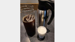 스타벅스 ‘무료 우유’ 논란…“꿀팁” vs “악용하면 민폐”