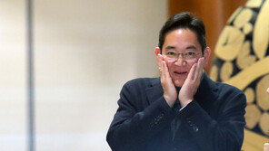 부산 어묵집 “이재용 그 사진, 가게에 붙였더니 더 불티…폰도 삼성으로”