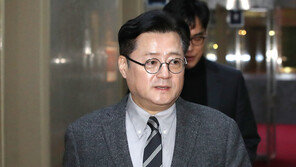 홍익표 “이재명 습격범 당적, 사건 본질 아냐…일괄 발표가 맞아”