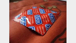 ‘풀 죽은’ 콘돔 1위 듀렉스…“일부 제품 수입 정지”