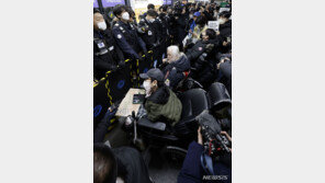 출근길 혜화역 시위 전장연 활동가 1명 현행범 체포