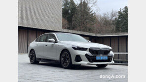 [신차 시승기]전기차 주행의 즐거움 ‘BMW i5’