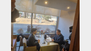 한동훈 “정말 뵙고 싶었다”…이상민 “‘왼쪽도 답’ 정치권에 큰 울림”