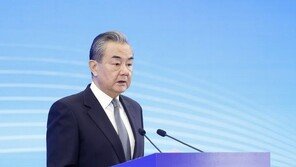 왕이 “美, 中 핵심이익 존중해달라”…차기 외교부장설 류젠차오 금주 방미