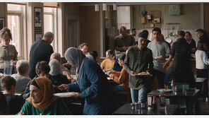 英 폐광촌 빈민과 난민들, ‘원망’서 ‘연대’로