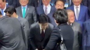 김정숙, 한동훈 인사 ‘패싱’ 논란…韓 “저를 모르셨을수도”