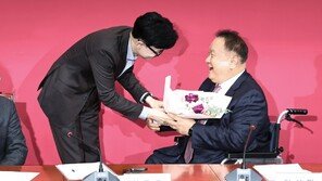 ‘민주당 탈당’ 이상민, 국힘 입당…“호랑이 굴에 들어간다 생각”