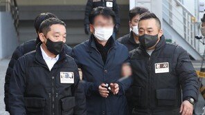 경찰 “이재명 습격범 당적 비공개”…신상공개 여부 내일 결정